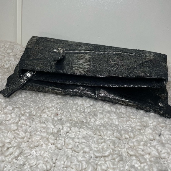 Steve Madden Black Metallic Shiny Clutch Purse - Picture 3 of 8